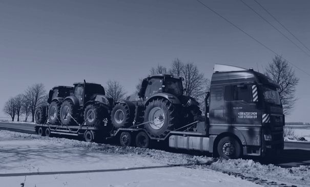 Oversize freight haulage three tractors